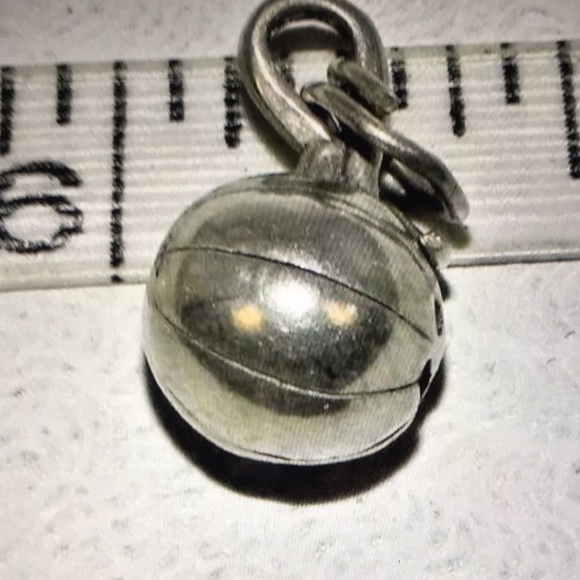 Vintage Charm 3-D Sterling Silver Basketball - Picture 2 of 2